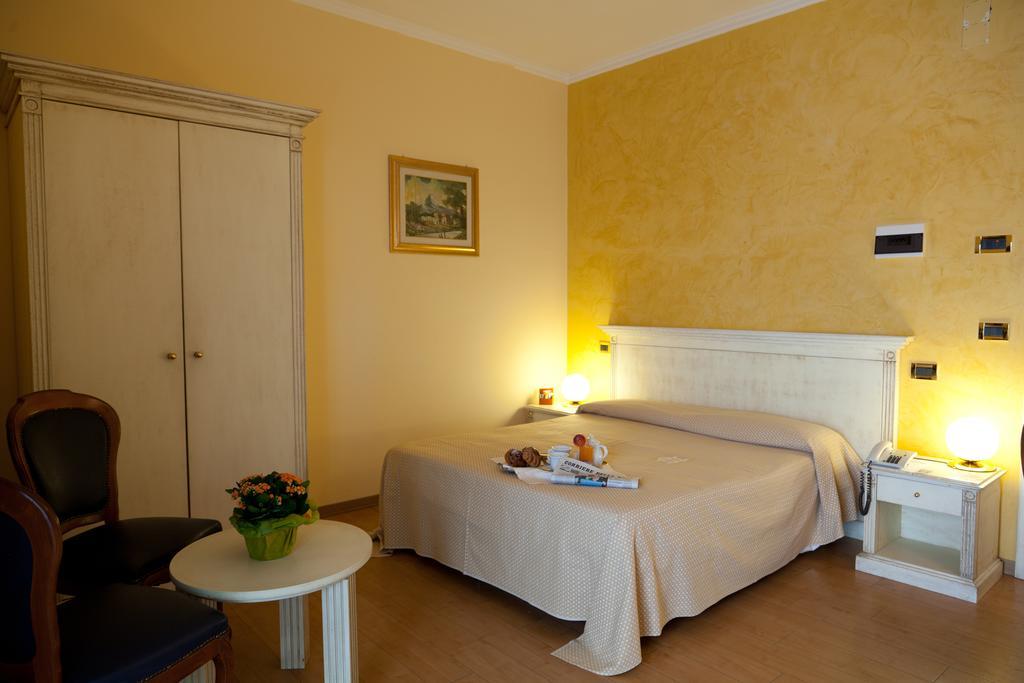 Hotel City Montesilvano Marina Buitenkant foto