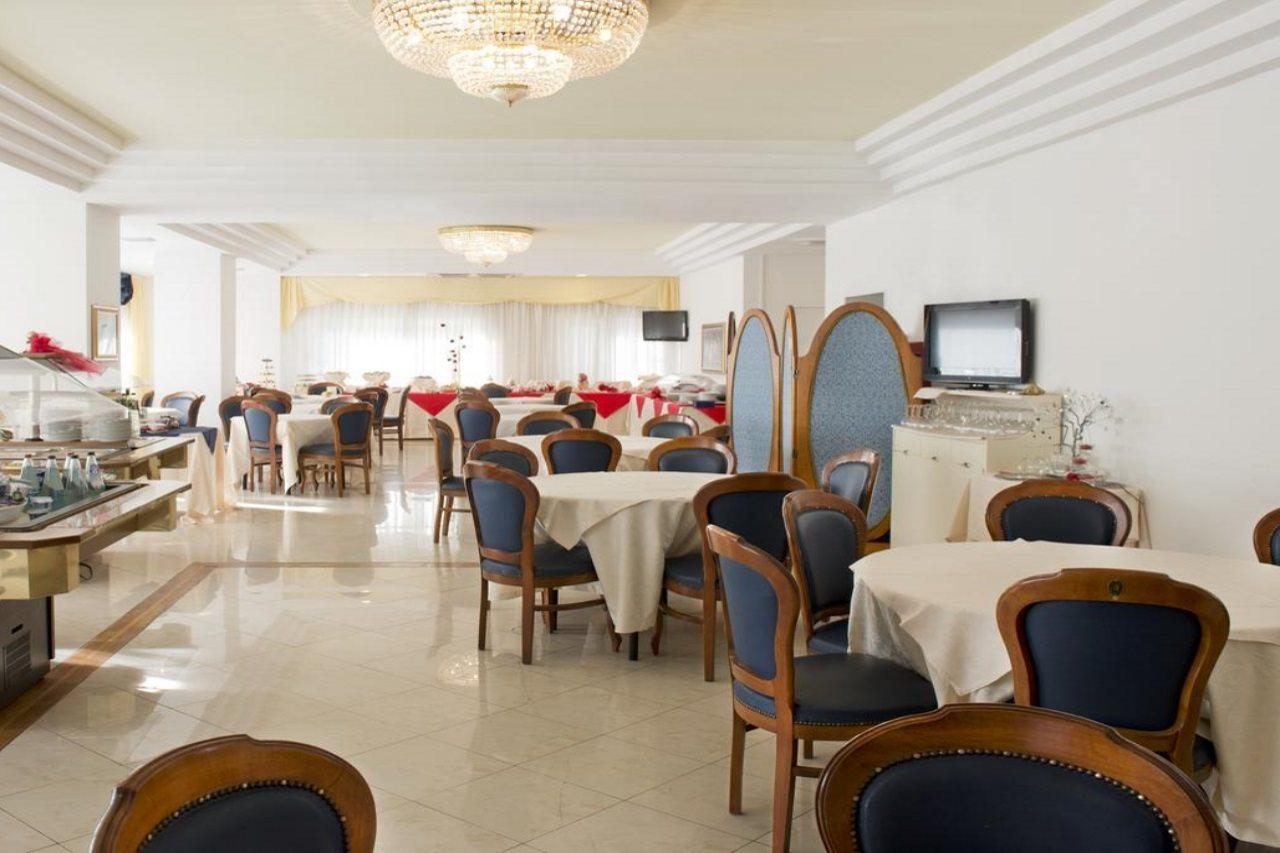 Hotel City Montesilvano Marina Buitenkant foto